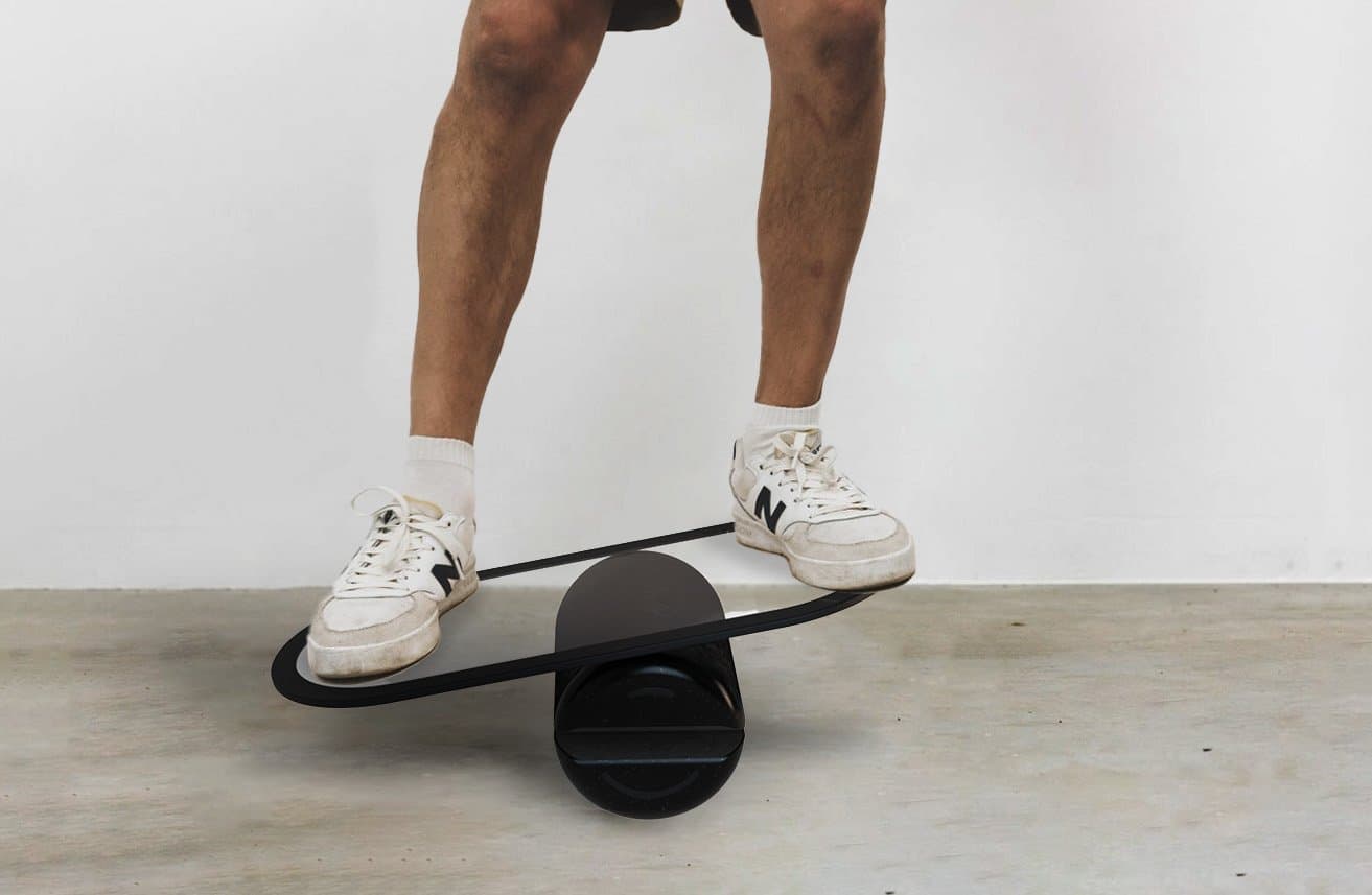 Balance board from the front in use